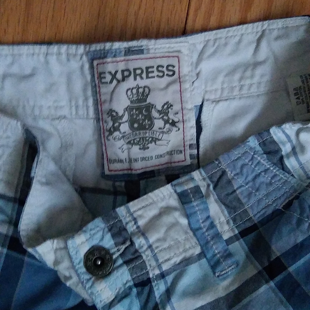 Shorts - Picture 3 of 6